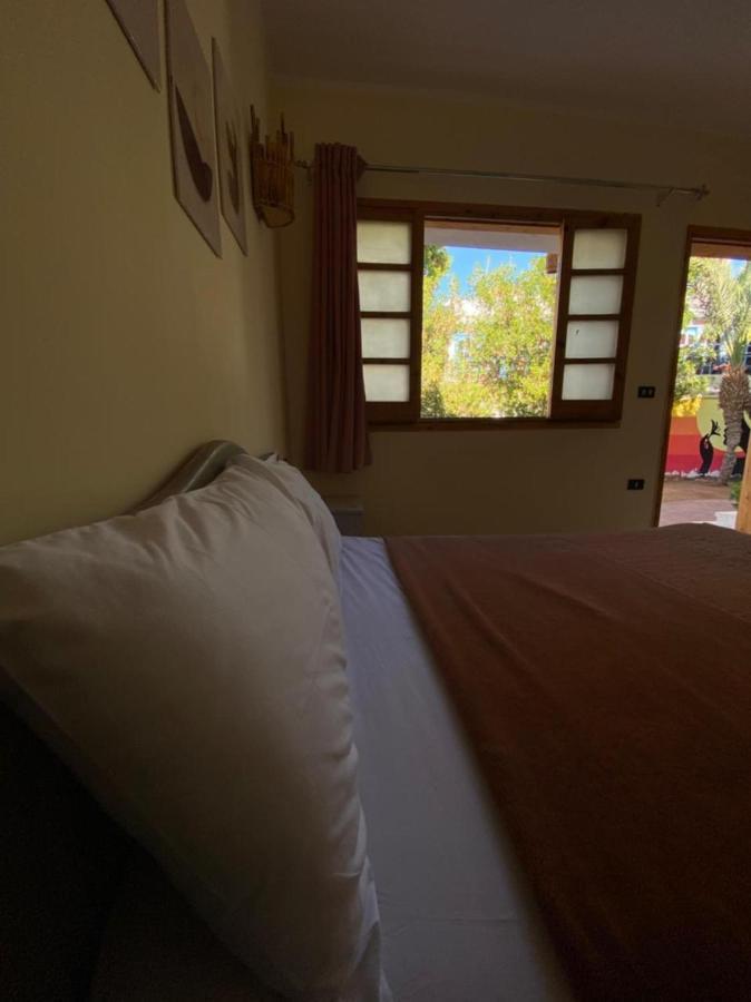 Happy Land Hotel *